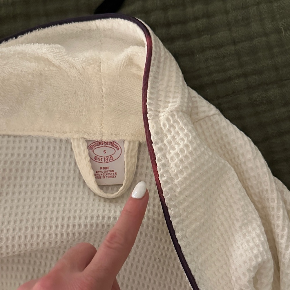 Brooks Brothers White Cream Waffle Knit Robe with dark trim | Small - Picture 7 of 7